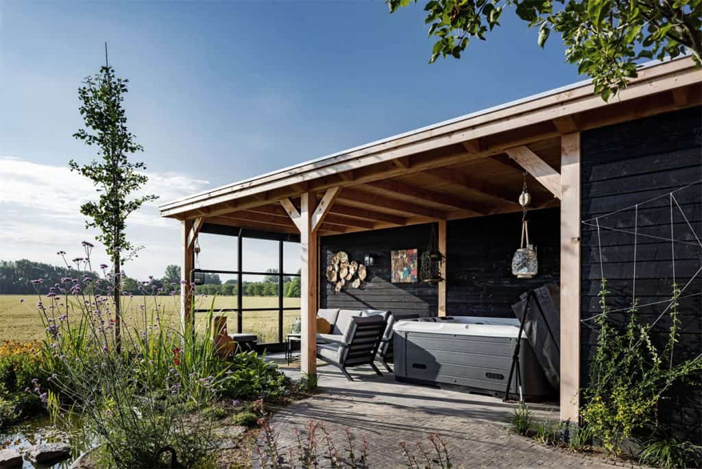 luxe tuinhuis met jacuzzi